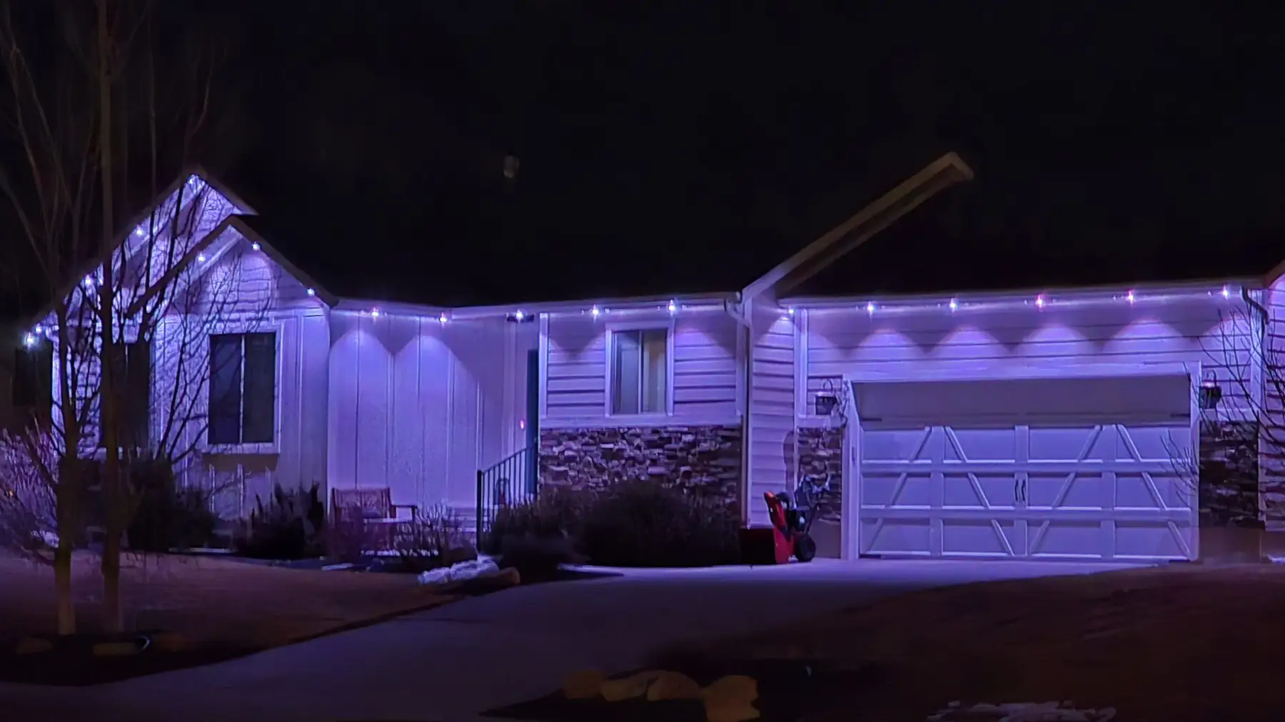 Houston home outlined in colour-changing permanent roofline lighting